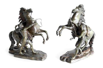  Antoine COYSEVOX (d'après). Les chevaux de Marly. Paire de bronze à patinez dorée.... Gazette Drouot