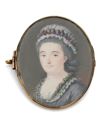 BROCHE ovale, à décor en miniature d'un portrait...