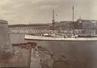null Malte, Le grand port et La Valette : Lot de 4 épreuves photographiques dont...