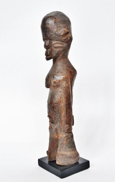 null Sculpture féminine fétichée et porteuse de jarre ? Lobi - Burkina Faso Bois...