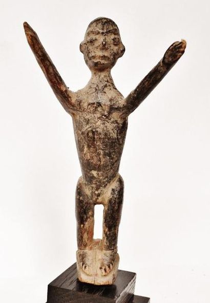 null Bateba Ti Puo ? Lobi ? Burkina Faso Statue monoxyle de bois dur à belle patine...