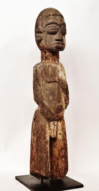 null Bateba Phuwe ? Représentation masculine - Lobi - Burkina Faso Statue monoxyle...