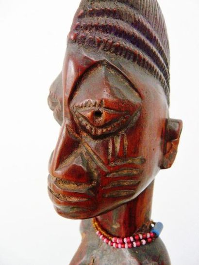 null Statuette féminine IBEJI - Peuple YORUBA ? Nigeria - Bois - Dimension: H. 28,5...