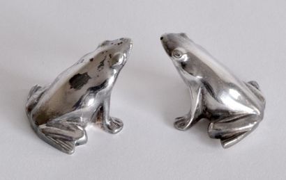 null GALLIA. Paire de SALIERES en métal argenté, en forme de grenouilles.