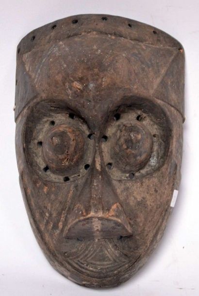 null Masque Kuba (RDC ex Zaïre), bois dur patiné avec traces de portage, 26 cm