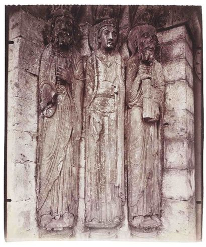 null Eugène ATGET (1857-1927). Statues-colonnes. Saint-Loup-de-Naud (Seine-et-Marne)....