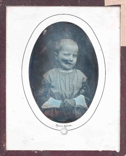 null Louis-Auguste BISSON (1814-1876). Portrait d’une petite fille âgée de 5 à 6...
