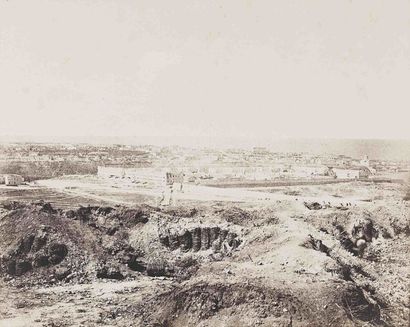 null Frédéric MARTENS (1806-1885). [Guerre de Crimée]. Vue vers les casernes de Sébastopol....