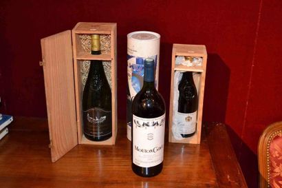 null Lot comprennant: 1 mg MOUTON CADET 1996, 1blle Côte Rotie 1990, 1 mg BONNEZ...