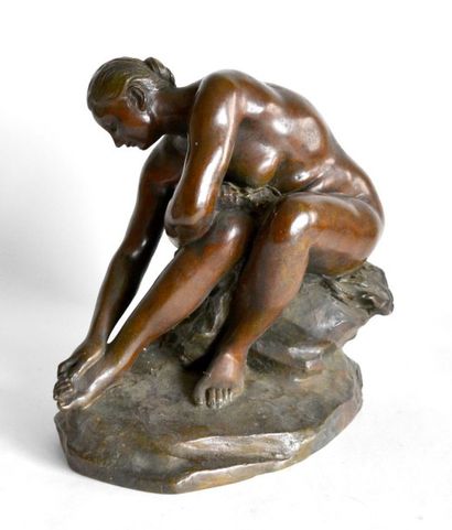 null Aimé Jules DALOU (1838-1902). Femme nue s'essuyant le pied. Epreuve en bronze...