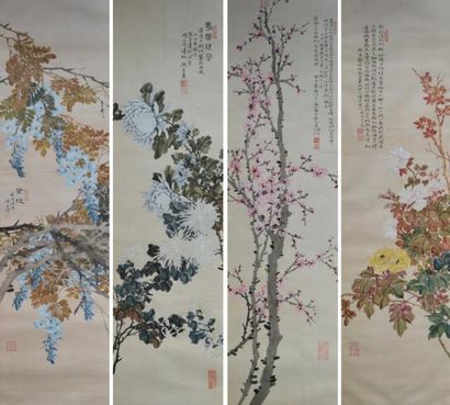 null WONG TANG-HUNG, Ecole chinoise vers 1900. Quatre compositions florales, les...