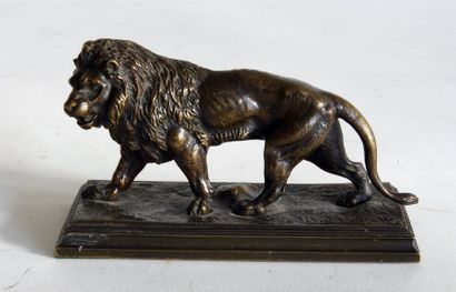 null Jules MOIGNIEZ
Lion passant
Bronze signé.
7 x 13 x 5 cm