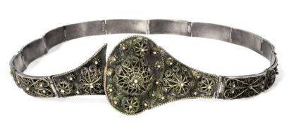 null CEINTURE de mariée articulée en argent filigrané en application, la large boucle...