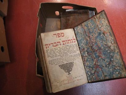 Manette de livres en Hébreu XVIII èmes