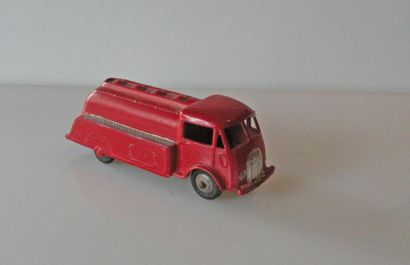 null DINKY TOYS FRANCE. Camion citerne Ford (repeints)