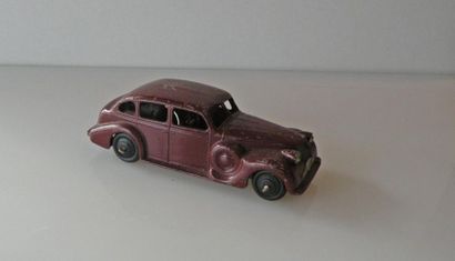 null DINKY TOYS ENGLAND. Buick couleur bordeaux