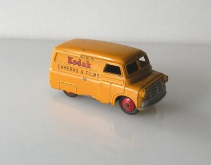 null DINKY TOYS ENGLAND. Camionnette Bedford "Kodak", réf: 480