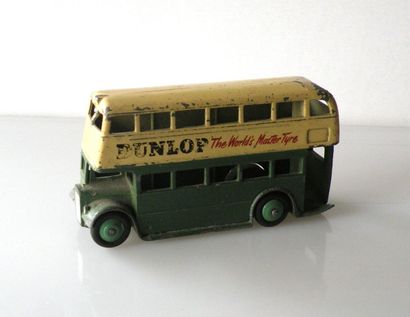 null DINKY TOYS ENGLAND. Autobus à impériale "Dunlop", vert et crème