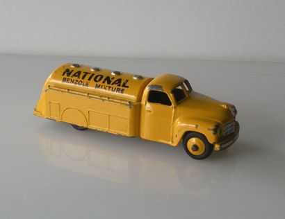 null DINKY TOYS ENGLAND. Citerne "National Benzole Mixture"