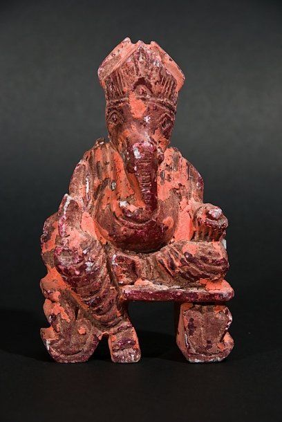  Statuette ancienne de Ganesh en pierre tendre avec poudres ocres, 11,5cm