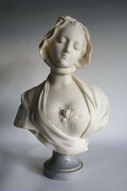 null Fernand Ciancianaini dit CIAN (c.1886-?) Buste de jeune femme. Marbre blanc...