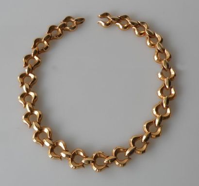 null COLLIER en or jaune maille accolade. Vers 1940/50. Poids 49,7 g (accident à...
