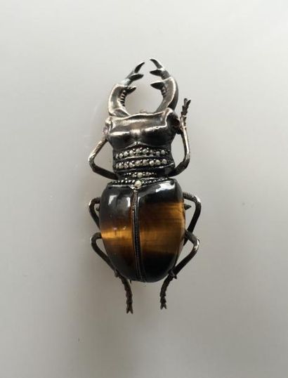 null Originale BROCHE en argent et argent doré en forme de scarabée lucane, l'abdomen...