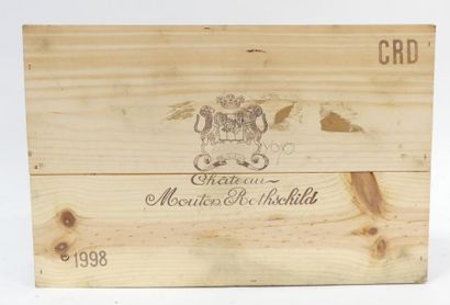 null 6 Blles Château Mouton Rothschild 1998, Pauillac. (caisse bois d'origine)