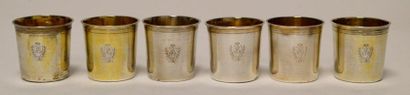 null Suite de six grands GOBELETS A LIQUEUR en argent et vermeil, à fond plat, les...