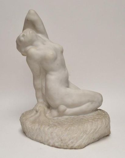 null KOVACS, XIXe-XIXe Nu renversé. Marbre blanc signé. H. 48 Cm