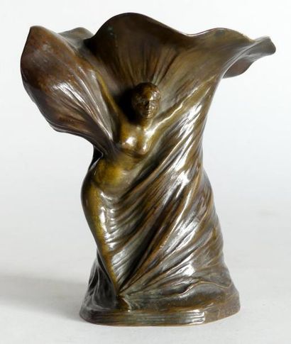 null Vincent Stoltenberg LERCHE (1837-1892) Vase Loye Fuller en bronze à patine brune...