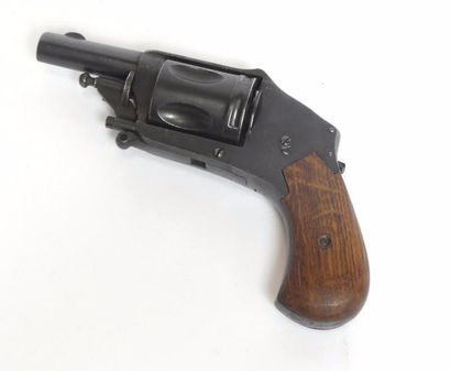 null REVOLVER Velodog en 8 mm, hammerlesss, double action,. Lon. 16,5 cm. BE general...