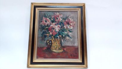 null A. Levé, Bouquet de fleurs dans un pichet, huile sur toile. 
