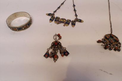 null Lot de bijoux ethnique en métal émaillé