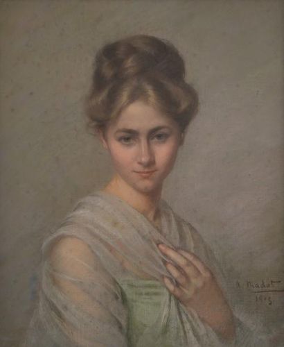 null A. MADOT, XIXe-XXe. Jeune fille blonde au châle, 1905. Pastel signé et daté...