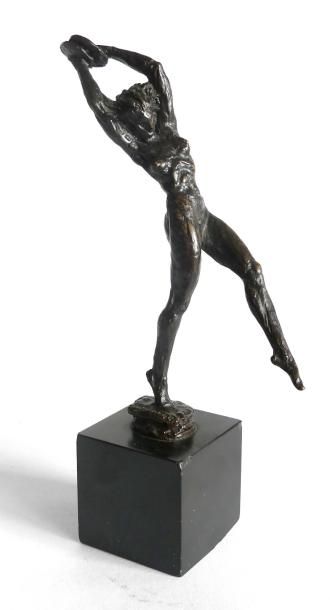 null Marcel André BOURAINE (1886-1948) Danseuse aux cymbales. Bronze à patine brune...