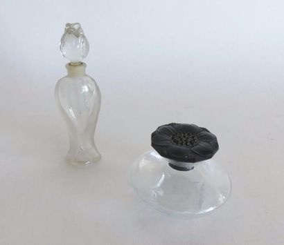 null Le Narcisse Noir - (1911) - flacon modèle "encrier à 4 griffes" en verre incolore...