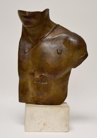 null Igor MITORAJ (1944-2014) Buste d'homme. Bronze en multiple à patine brune signé...