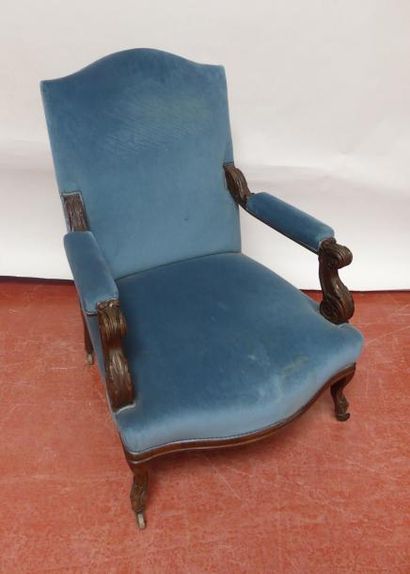 null Important fauteuil d'inspiration Louis XV, la garniture bleue