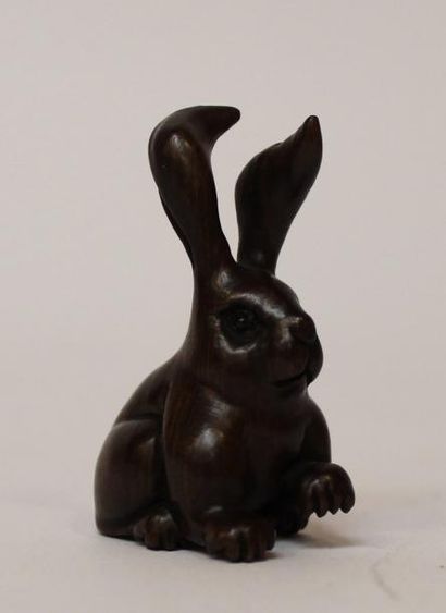 null NETSUKE en bois figurant un lapin. 