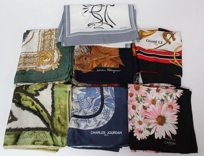 null Lot de foulards dont Jacques FATH, CELINE, FERRAGAMO, Charles JOURDAN, CARON,...