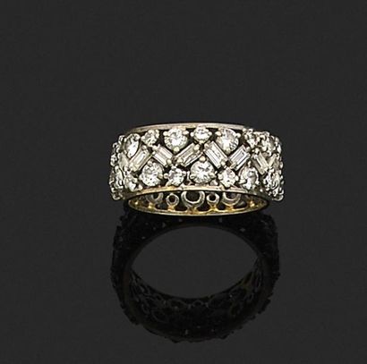 null BAGUE anneau en or gris, sertie à jour de diamants taille brillant et taille...