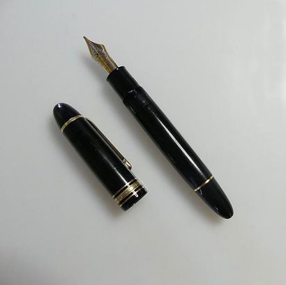 null MONTBLANC. STYLO PLUME Meisterstuck grand modèle, plume or