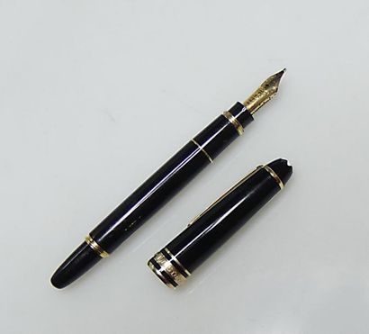 null MONTBLANC. STYLO PLUME Meisterstuck petit modèle, plume or