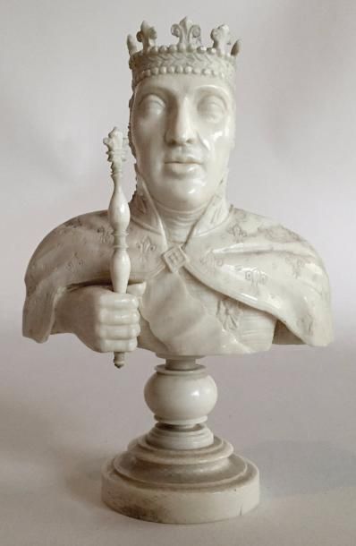 null Beau JEU d'ECHEC en ivoire sculpté et teinté noir, le Roi des blancs à l'effigie...