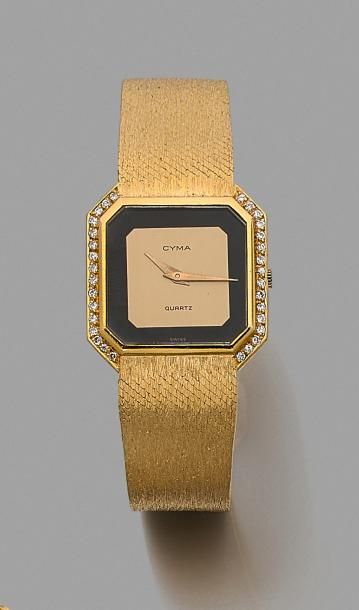 null CYMA. MONTRE BRACELET de dame en or jaune, le boitier carré serti de diamants,...