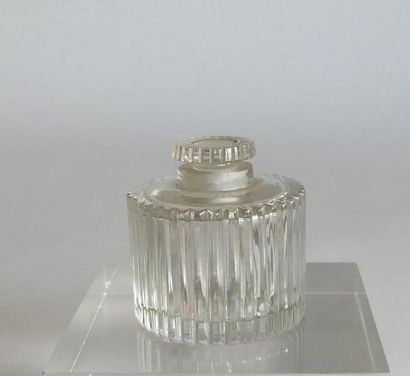 null Marcel Rochas - "Moustache" - (1948) flacon moderniste en cristal incolore pressé...