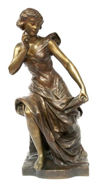 null Henri Honoré PLÉ (1853-1922) Jeune femme assise au livre. Bronze à double patine...
