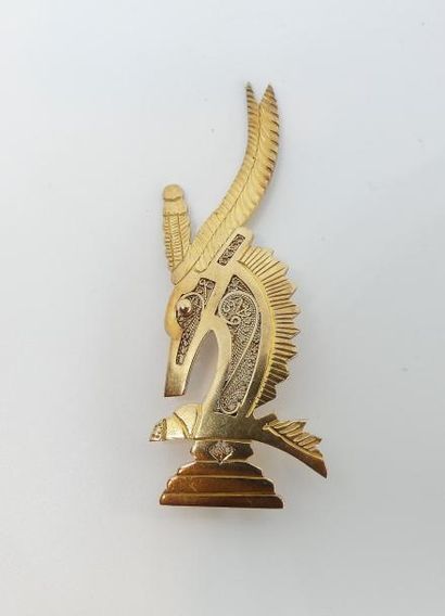 null BROCHE en or jaune figurant une antilope Bambara. Poids 8,2 g