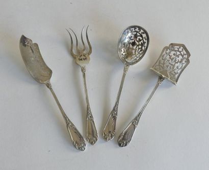 null SERVICE à HORS d'OEUVRE quatre pièces en argent modèle coquille feuillagée,...